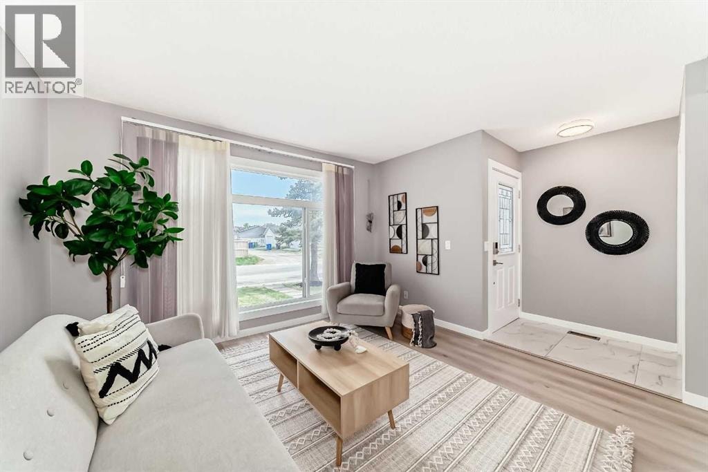 7 Martinview Crescent NE — photo 5