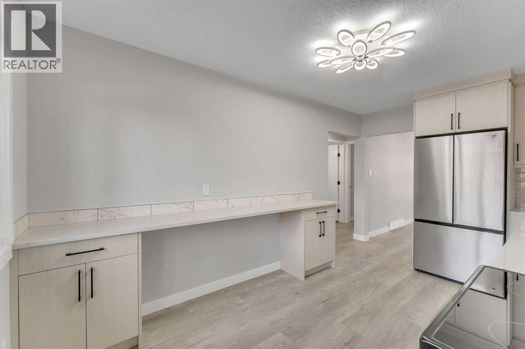853 Northmount Drive NW — photo 12