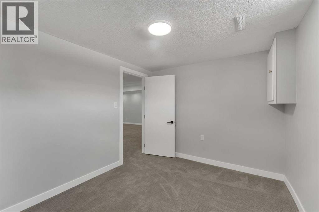 853 Northmount Drive NW — photo 28