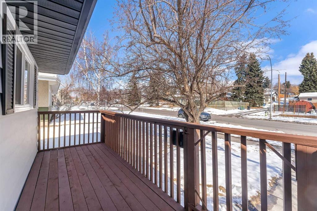 853 Northmount Drive NW — photo 5
