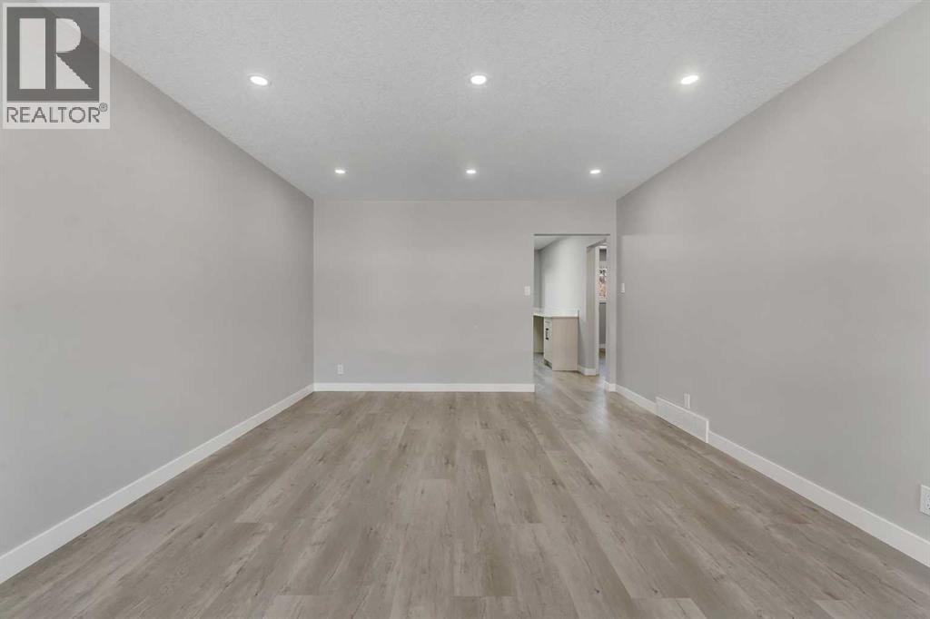 853 Northmount Drive NW — photo 8