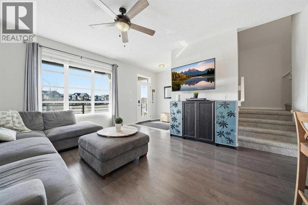 183 Savanna Parade NE — photo 4