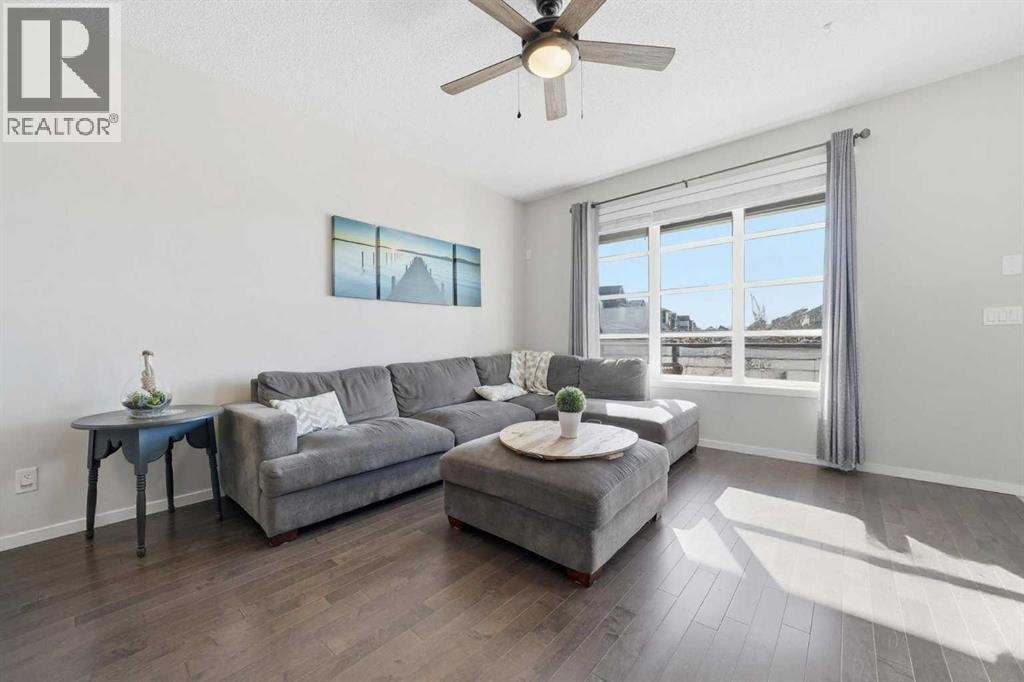 183 Savanna Parade NE — photo 3