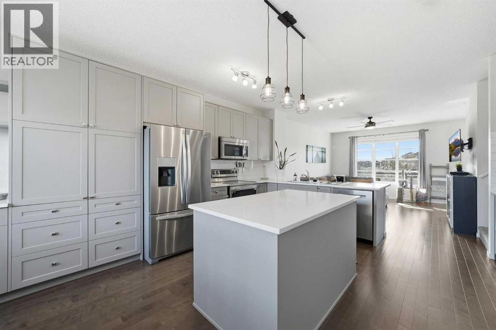 183 Savanna Parade NE — photo 9