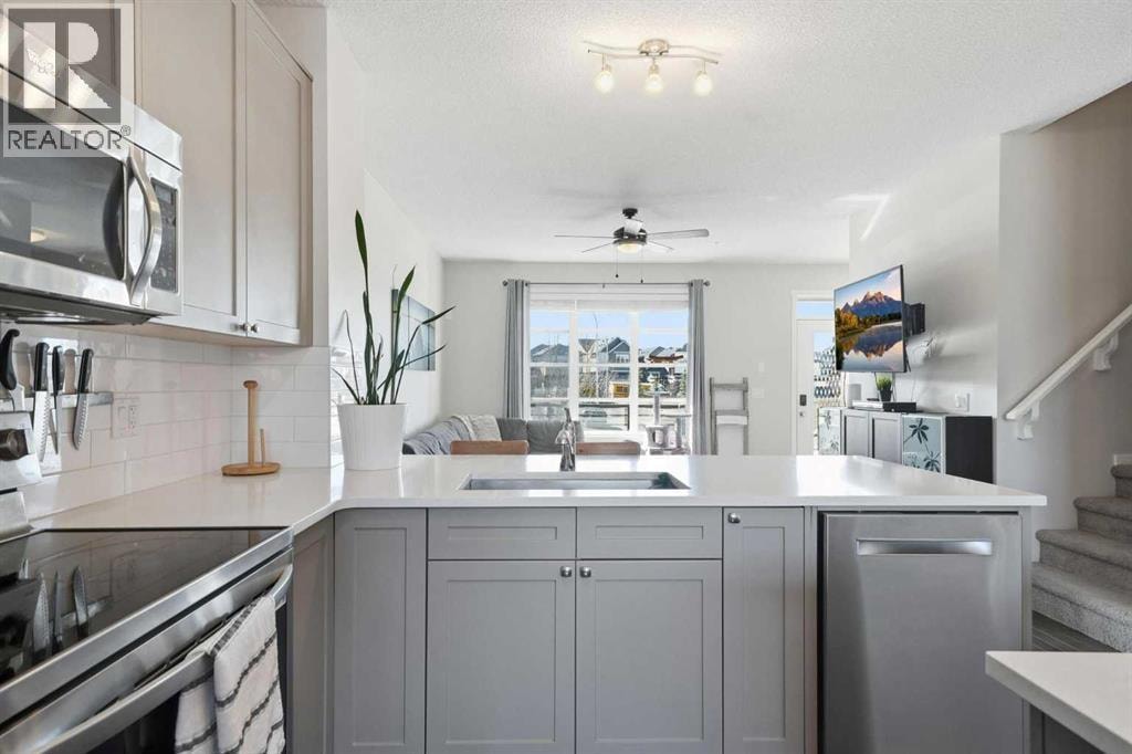 183 Savanna Parade NE — photo 8