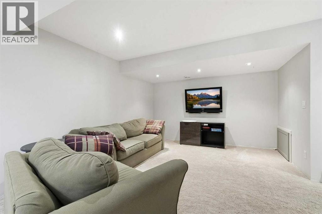 183 Savanna Parade NE — photo 25