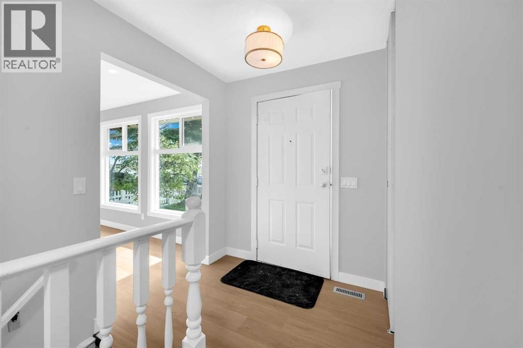 219 Falwood Way NE — photo 2