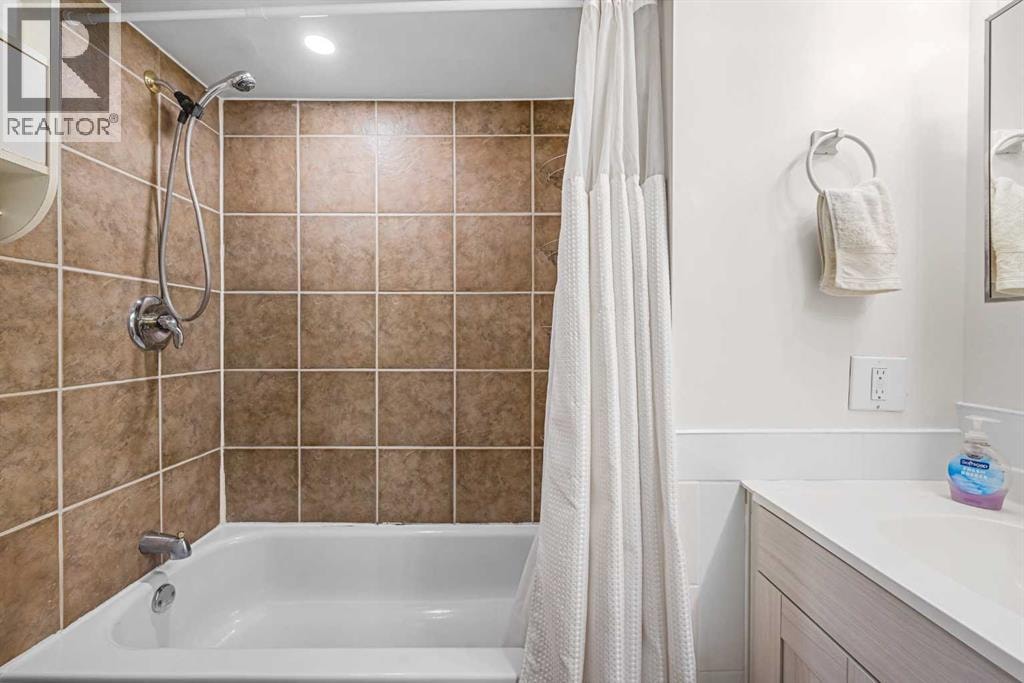 1, 455 Huntsville Crescent NW — photo 37
