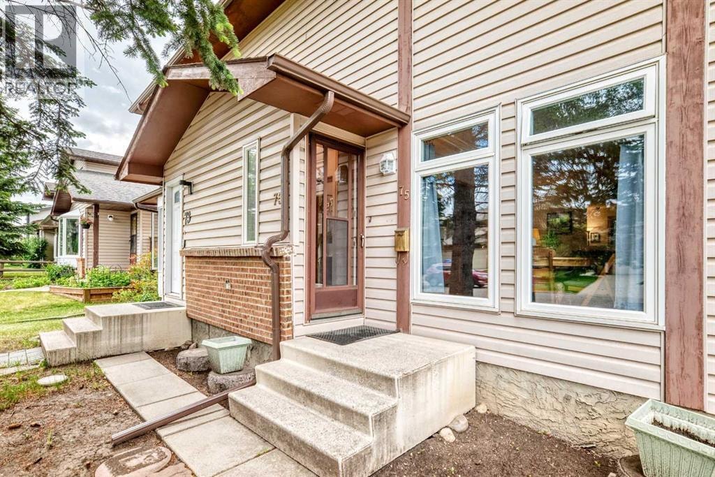 75 Cedardale Crescent SW — photo 2
