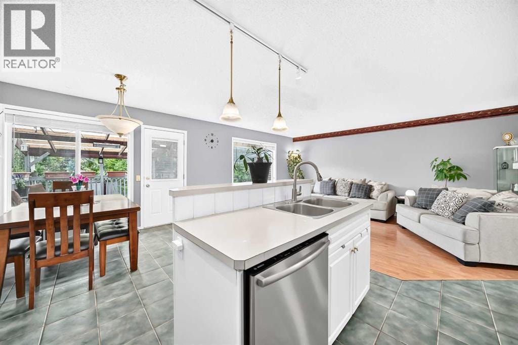 220 Shawbrooke Manor SW — photo 10