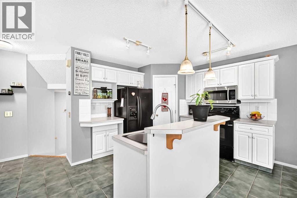 220 Shawbrooke Manor SW — photo 6