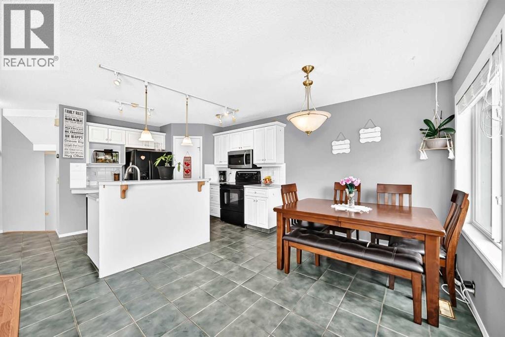 220 Shawbrooke Manor SW — photo 17