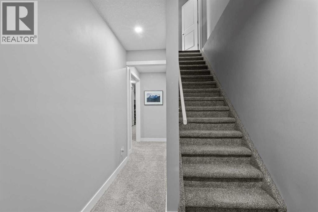 6417 34 Avenue NW — photo 27
