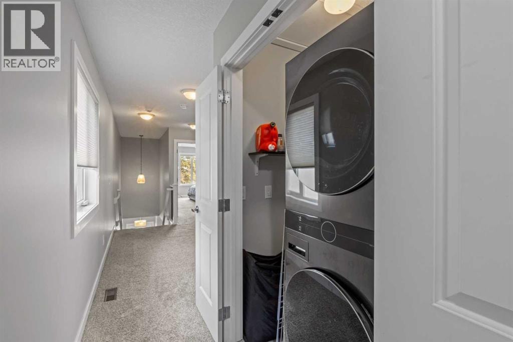 6417 34 Avenue NW — photo 23