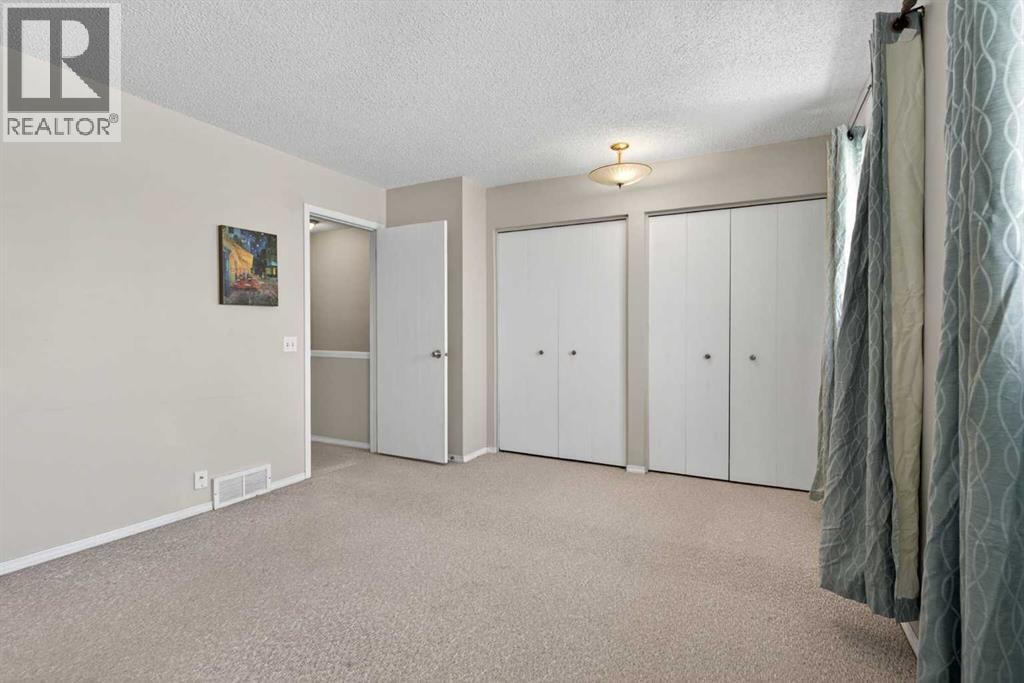 42 Berwick Rise NW — photo 22