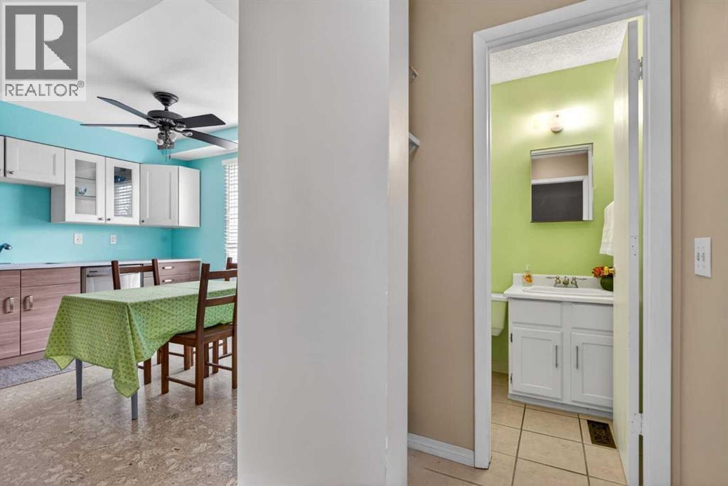 42 Berwick Rise NW — photo 10