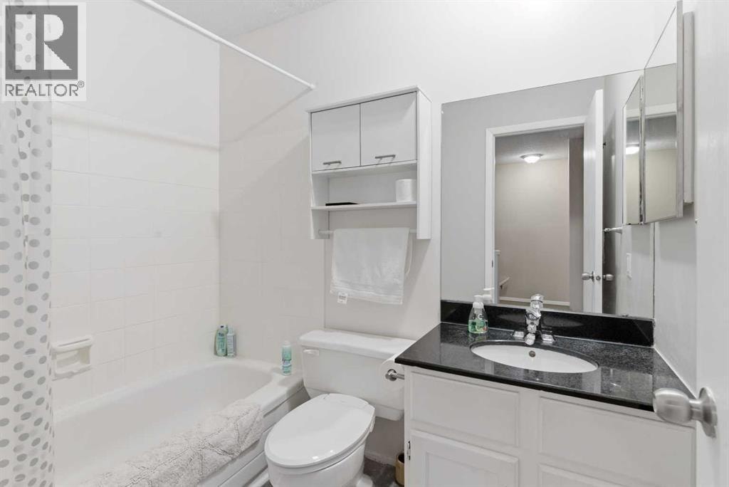 42 Berwick Rise NW — photo 23