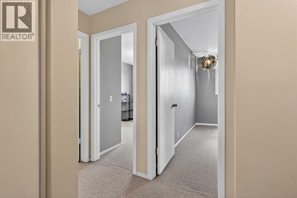 42 Berwick Rise NW — photo 24