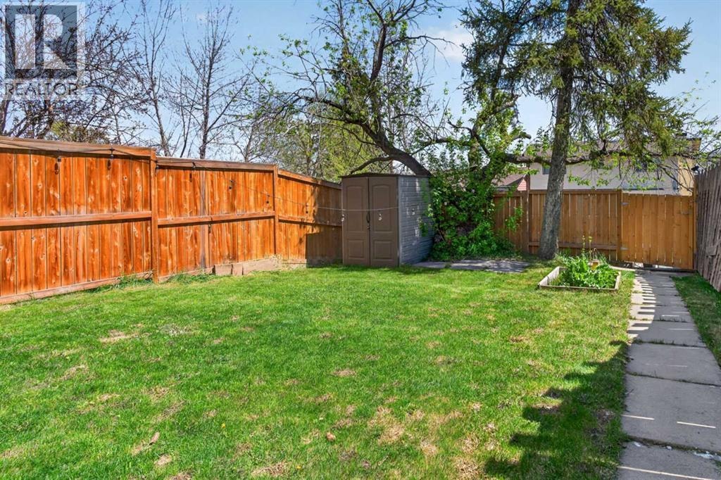 42 Berwick Rise NW — photo 34