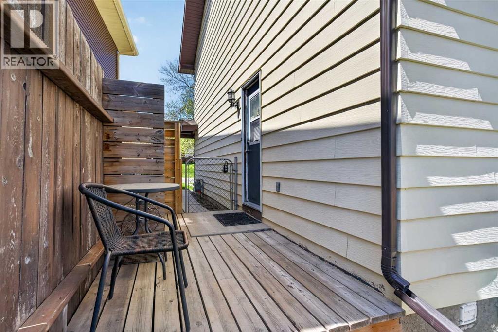 42 Berwick Rise NW — photo 36