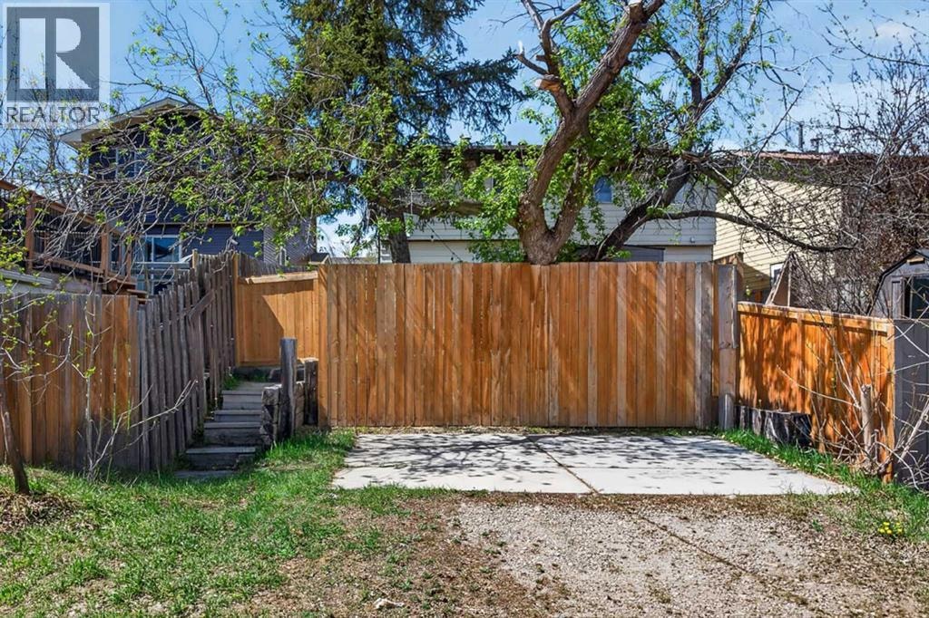 42 Berwick Rise NW — photo 35