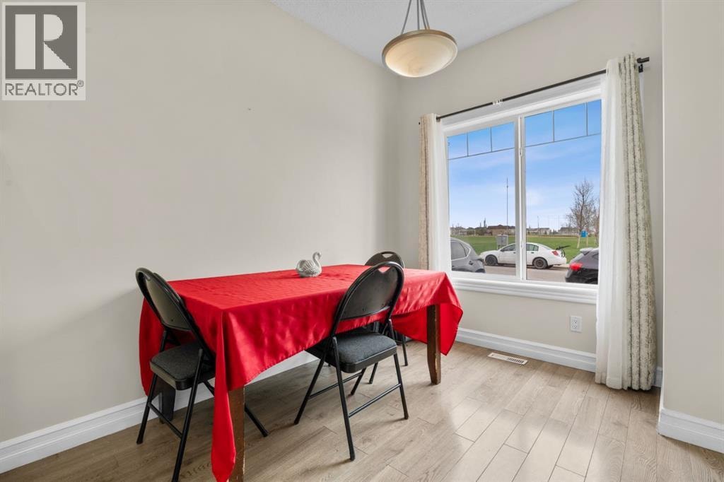27 Bridleridge View SW — photo 6