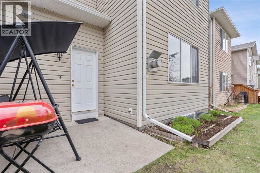 27 Bridleridge View SW — photo 37