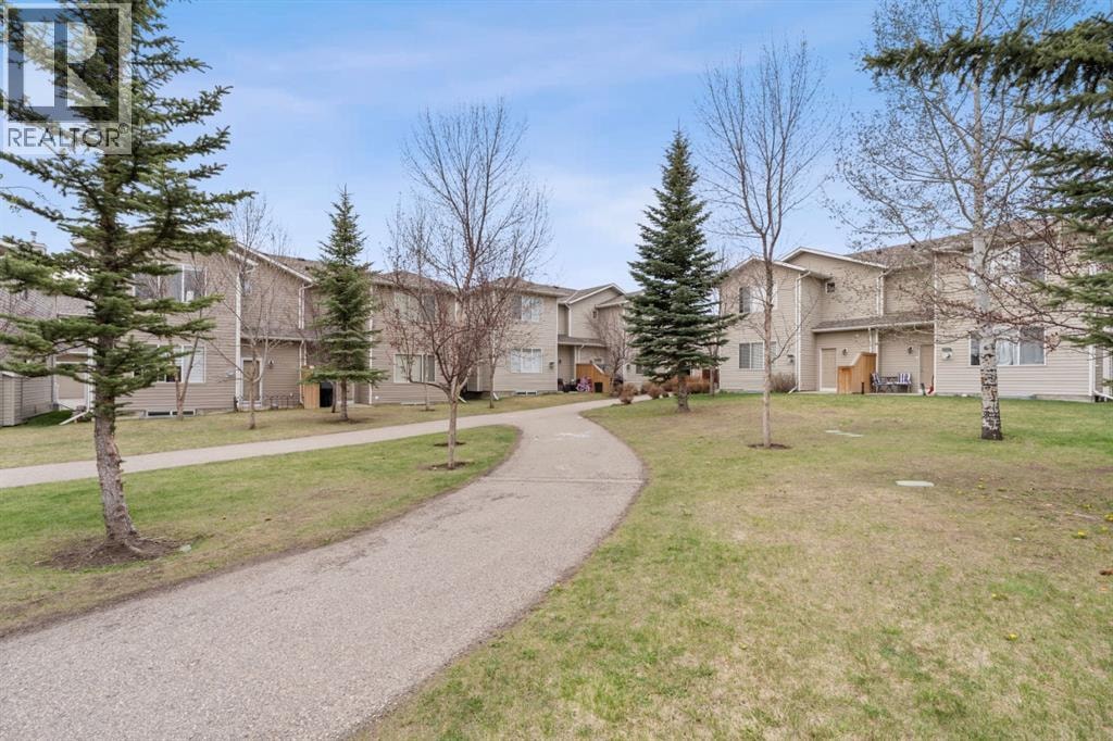 27 Bridleridge View SW — photo 38