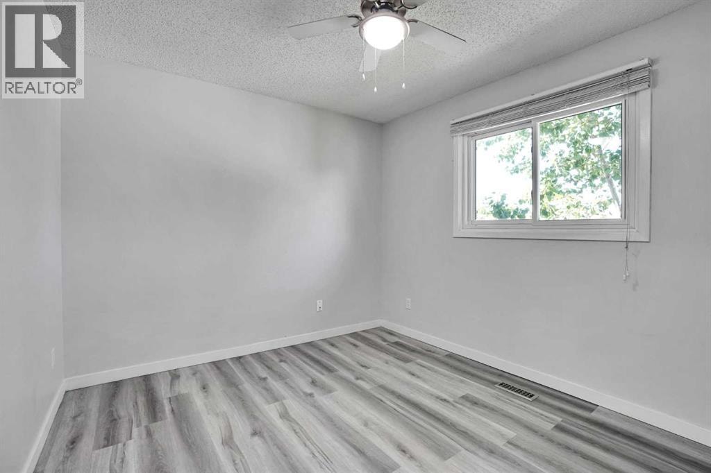 60 Whitaker Close NE — photo 14