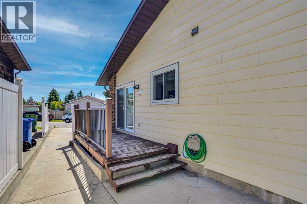 60 Whitaker Close NE — photo 35