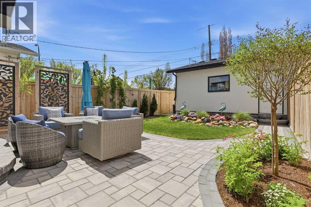 2635 34 Street SW — photo 36