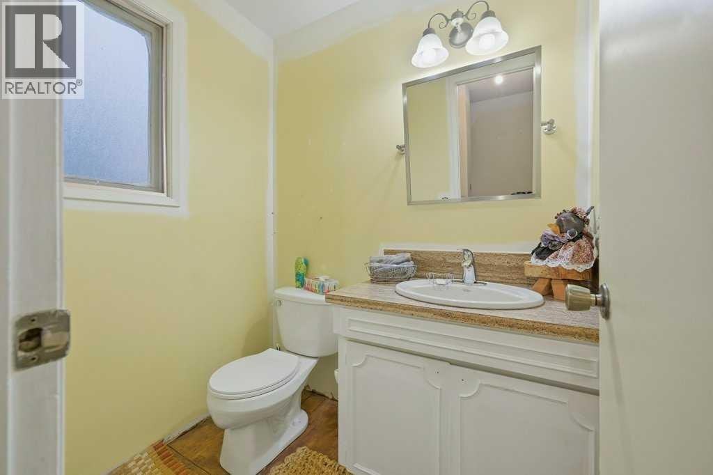 9824 19 Street SW — photo 18