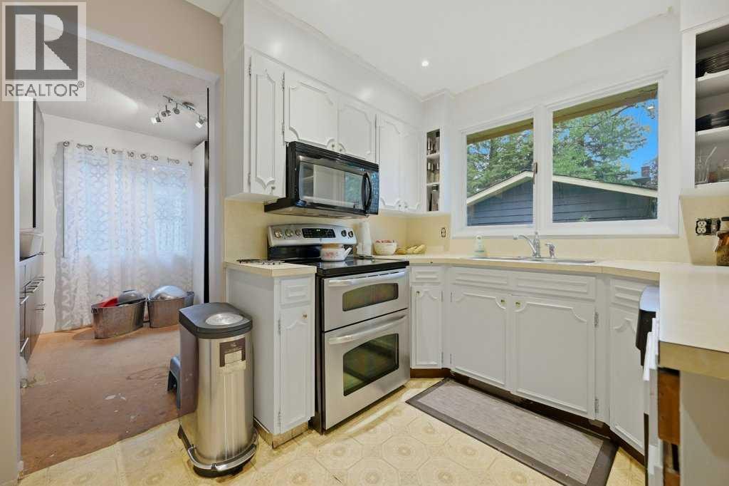 9824 19 Street SW — photo 8