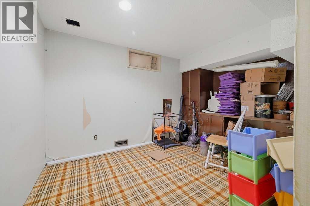 9824 19 Street SW — photo 28
