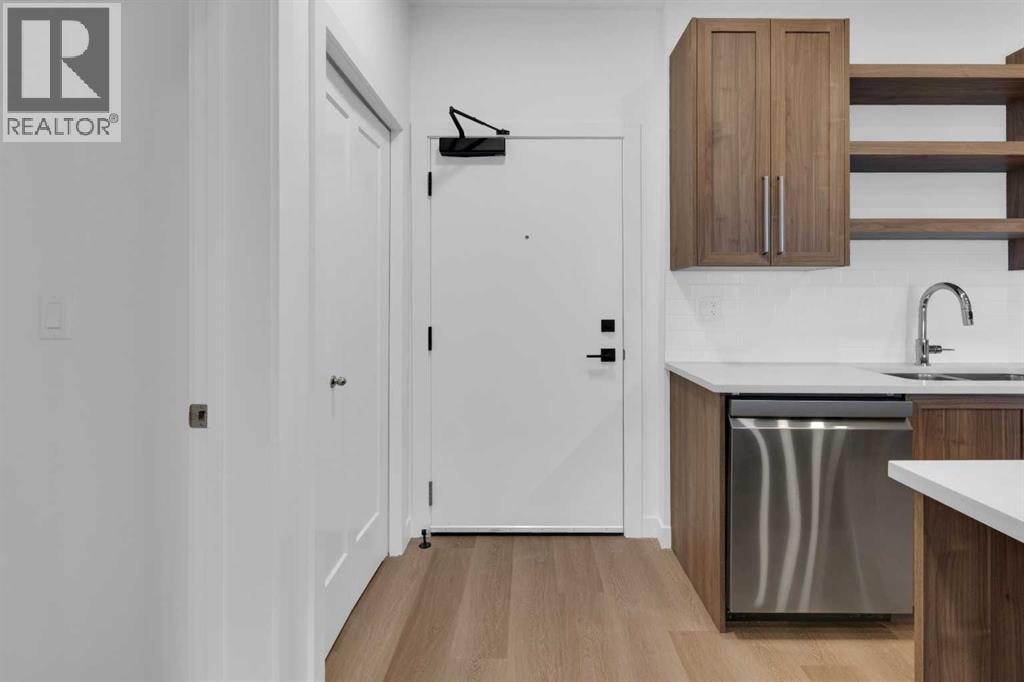1204, 520 Reynolds Avenue SW — photo 3
