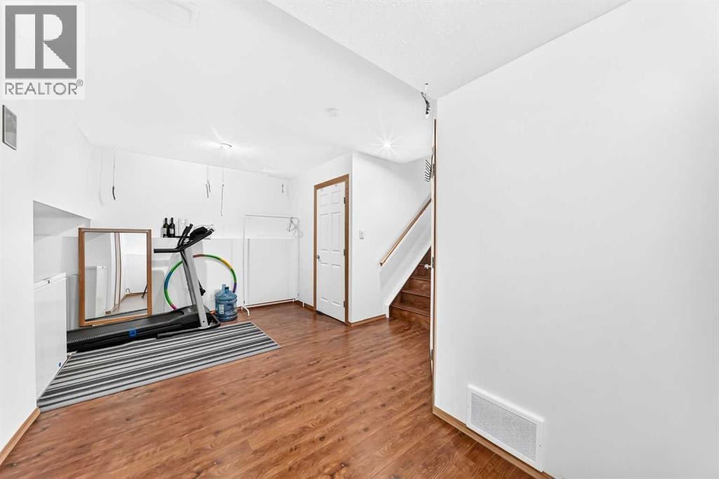 98 Country Hills Heights NW — photo 35