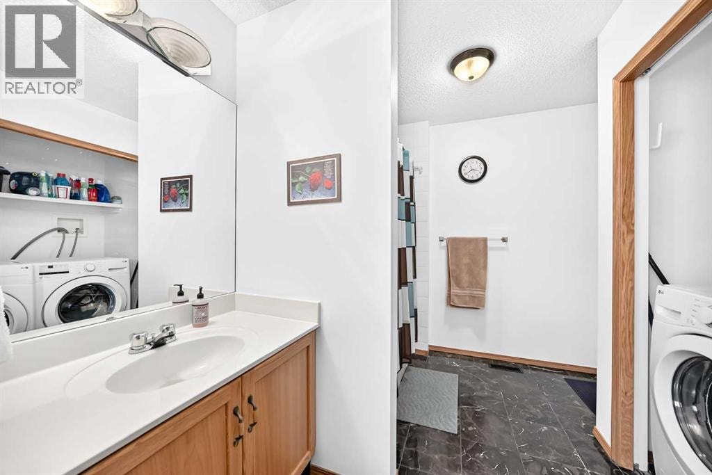 98 Country Hills Heights NW — photo 33