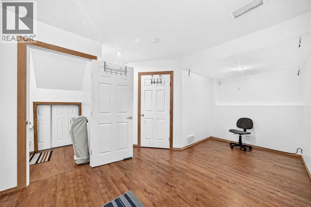 98 Country Hills Heights NW — photo 36