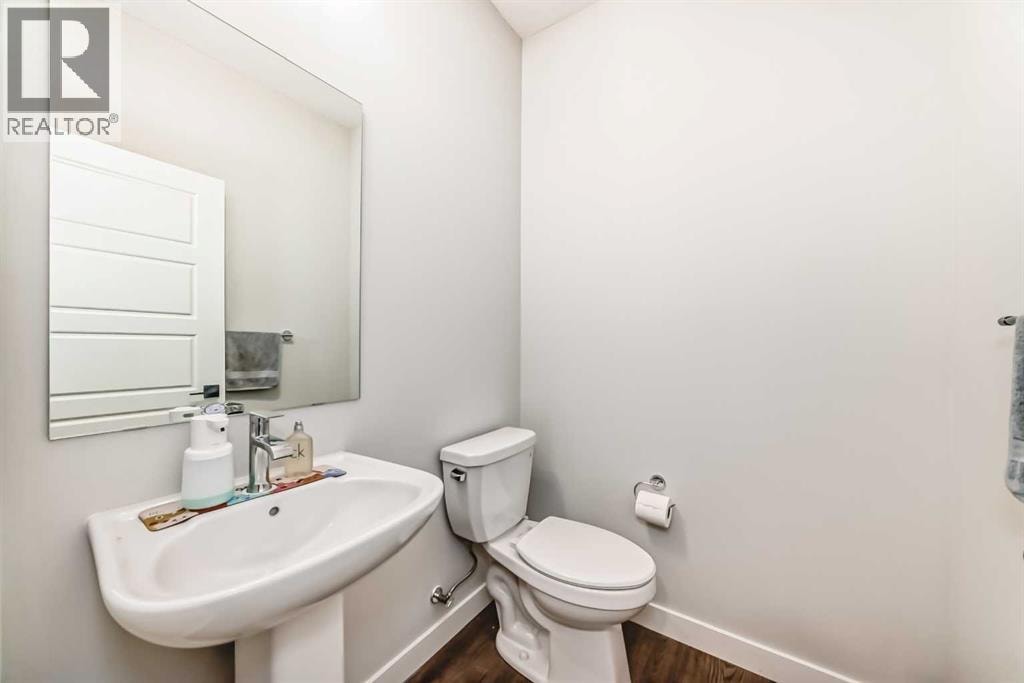 47 Amblefield Grove NW — photo 6