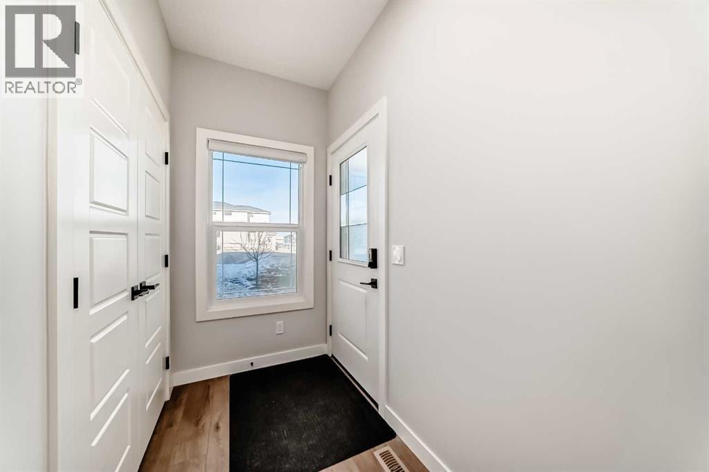47 Amblefield Grove NW — photo 3