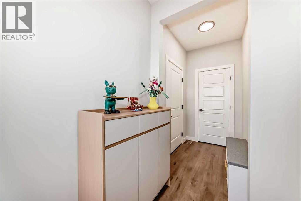 47 Amblefield Grove NW — photo 4