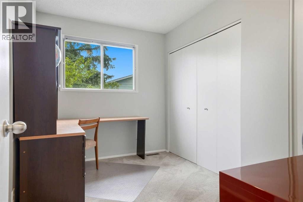 442 Queensland Place SE — photo 11