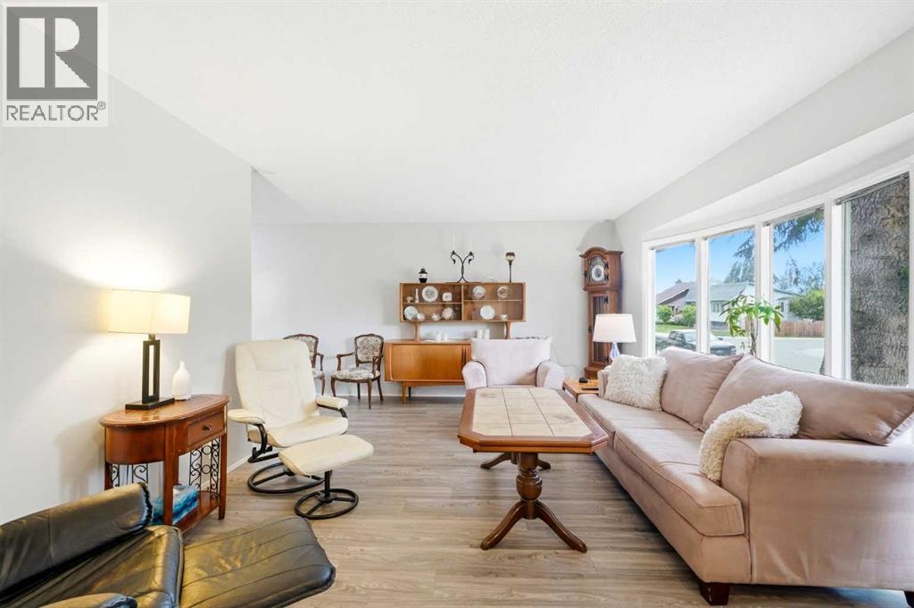 442 Queensland Place SE — photo 3