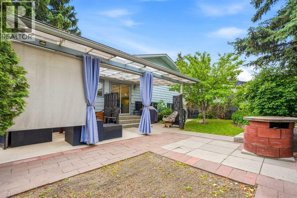442 Queensland Place SE — photo 24