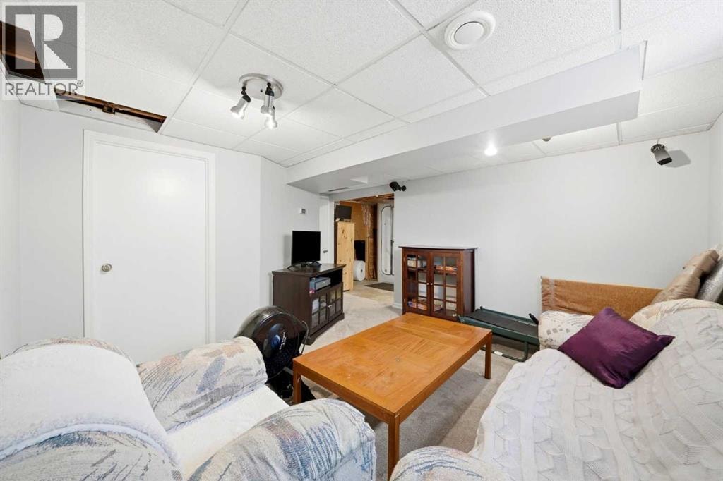442 Queensland Place SE — photo 21