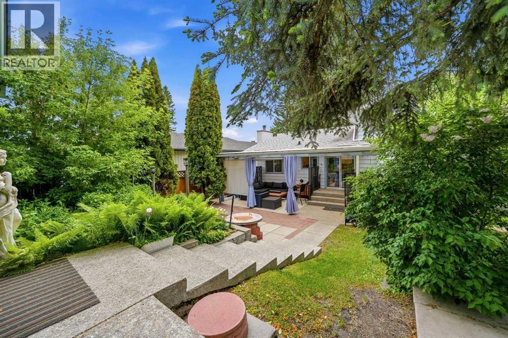442 Queensland Place SE — photo 22