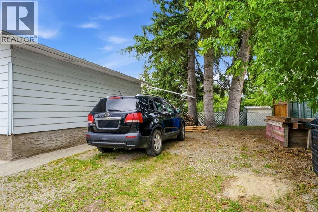 442 Queensland Place SE — photo 28