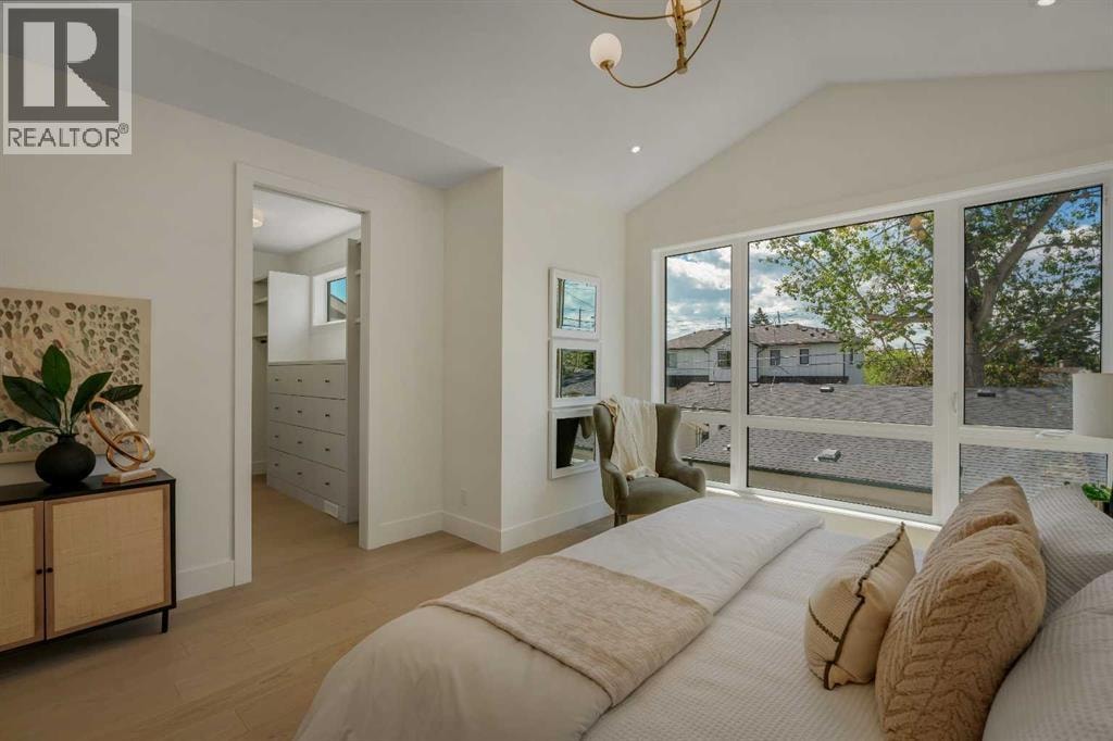 3917 23 Avenue SW — photo 24