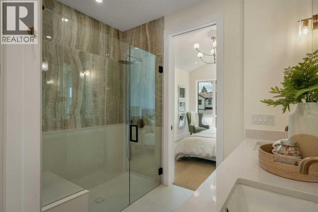 3917 23 Avenue SW — photo 28