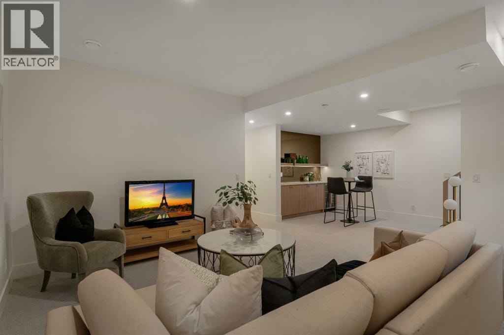 3917 23 Avenue SW — photo 41